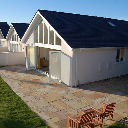 Beautiful, Modern Villa 5 Mins Walk From The Stunning Bay At Trearddur Холихед Экстерьер фото