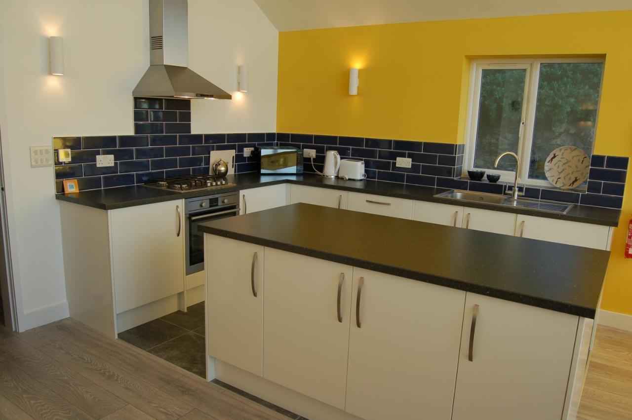 Beautiful, Modern Villa 5 Mins Walk From The Stunning Bay At Trearddur Холихед Экстерьер фото