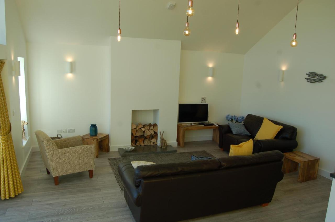Beautiful, Modern Villa 5 Mins Walk From The Stunning Bay At Trearddur Холихед Экстерьер фото