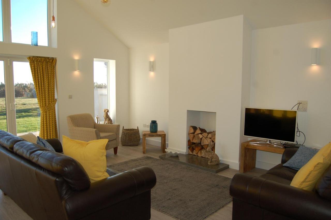Beautiful, Modern Villa 5 Mins Walk From The Stunning Bay At Trearddur Холихед Экстерьер фото