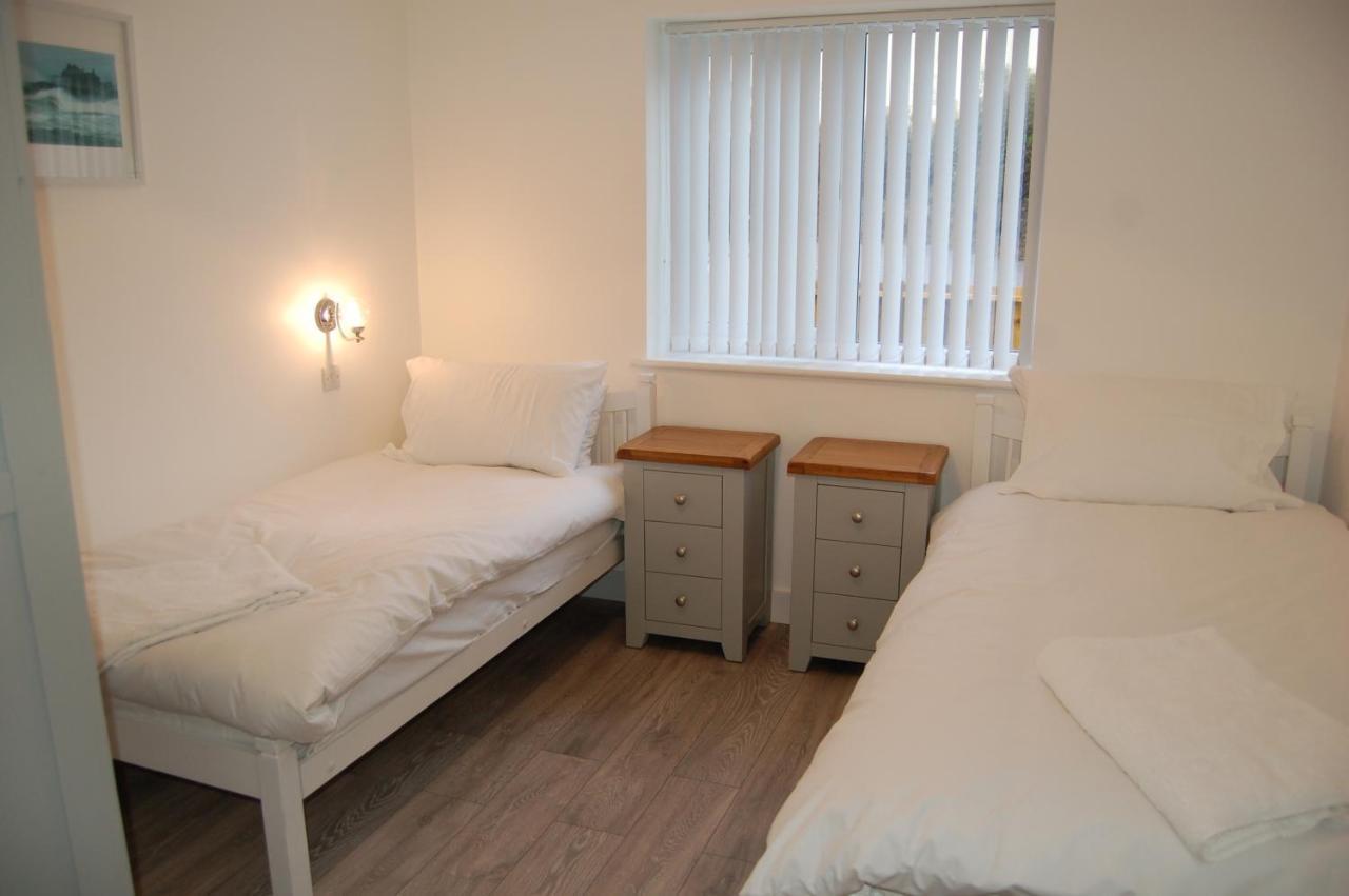 Beautiful, Modern Villa 5 Mins Walk From The Stunning Bay At Trearddur Холихед Экстерьер фото