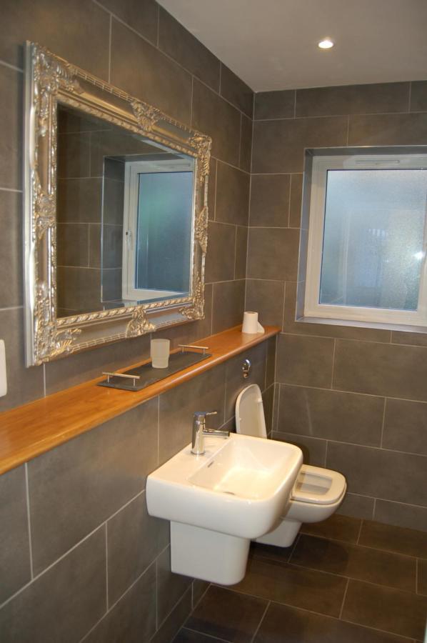 Beautiful, Modern Villa 5 Mins Walk From The Stunning Bay At Trearddur Холихед Экстерьер фото